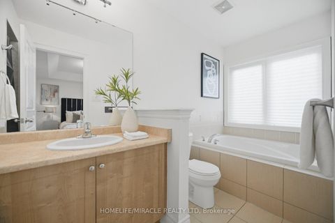 Photo 25 at 28 Kincardine Street, Kleinburg, Vaughan