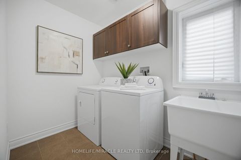 Photo 34 at 28 Kincardine Street, Kleinburg, Vaughan