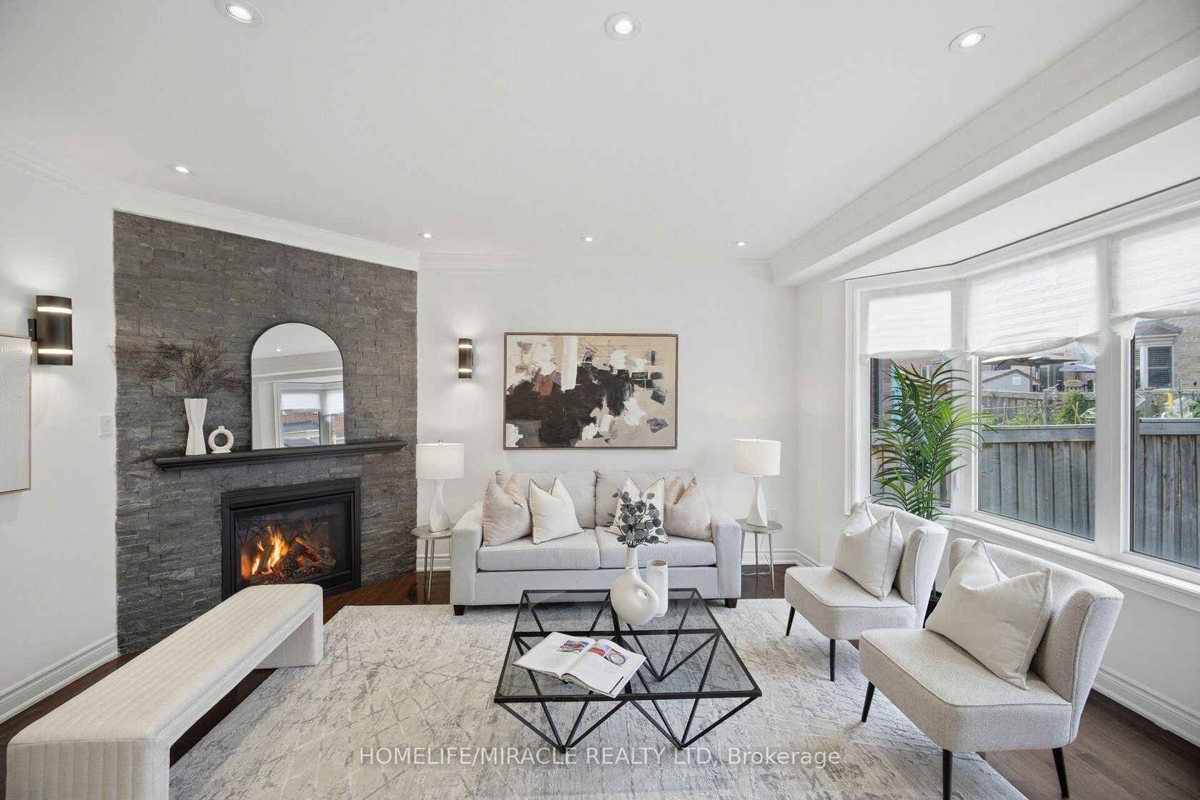 28 Kincardine Street, Kleinburg, Vaughan photo number 2