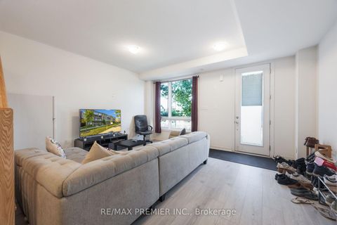 Photo 10 at 4 - 624 Rexdale Boulevard, Clairville, Toronto