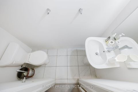 Photo 16 at 4 - 624 Rexdale Boulevard, Clairville, Toronto