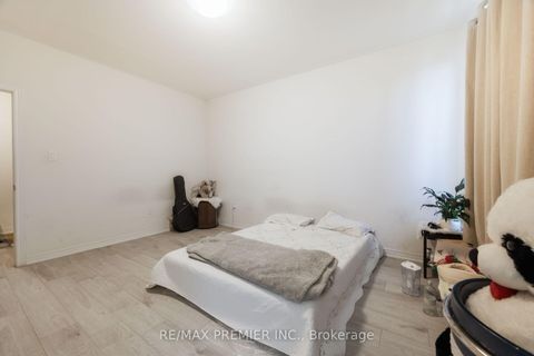 Photo 28 at 4 - 624 Rexdale Boulevard, Clairville, Toronto