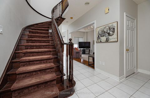 Photo 3 at 822 Surin Court, College Manor, Newmarket