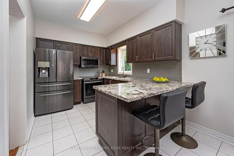Photo 8 at 822 Surin Court, College Manor, Newmarket