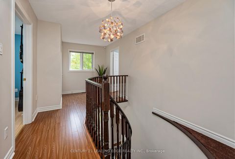 Photo 13 at 822 Surin Court, College Manor, Newmarket