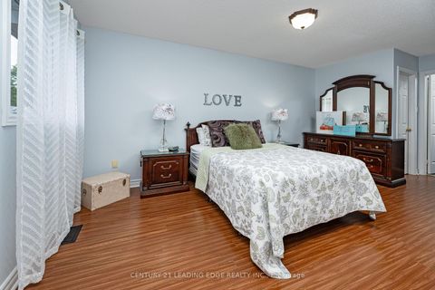 Photo 14 at 822 Surin Court, College Manor, Newmarket