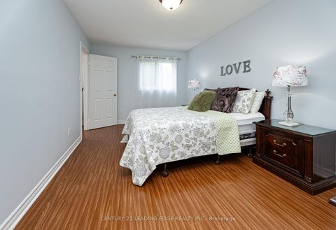 Photo 15 at 822 Surin Court, College Manor, Newmarket