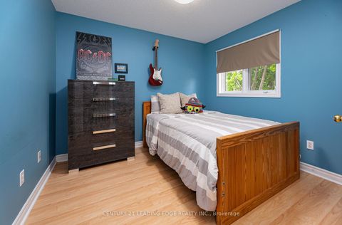 Photo 17 at 822 Surin Court, College Manor, Newmarket
