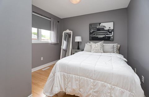 Photo 18 at 822 Surin Court, College Manor, Newmarket