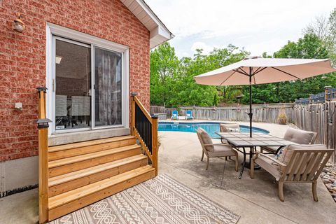 Photo 30 at 822 Surin Court, College Manor, Newmarket