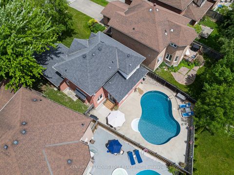 Photo 34 at 822 Surin Court, College Manor, Newmarket