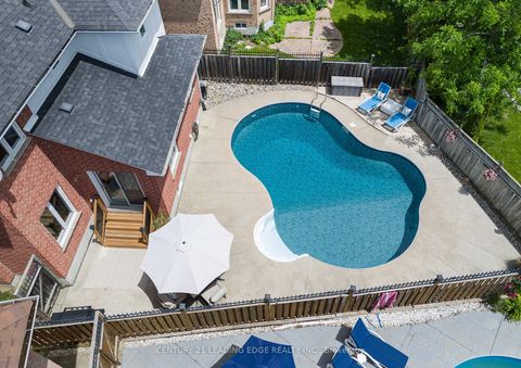Photo 36 at 822 Surin Court, College Manor, Newmarket