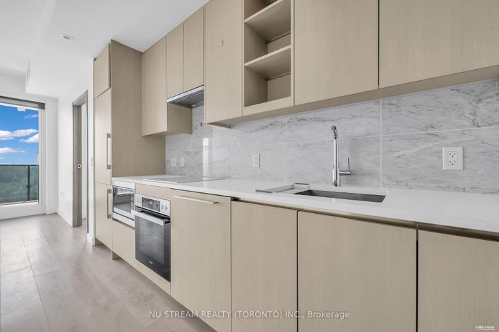 Photo 10 at 1105 - 95 Mcmahon Drive, Bayview Village, Toronto