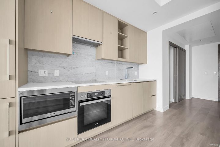 Photo 11 at 1105 - 95 Mcmahon Drive, Bayview Village, Toronto