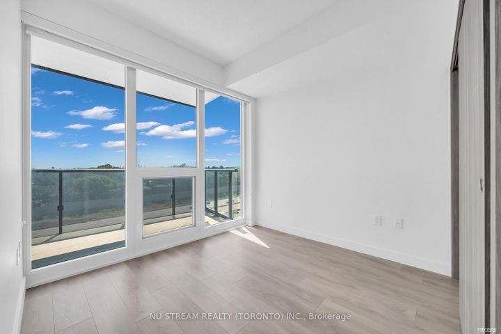Photo 15 at 1105 - 95 Mcmahon Drive, Bayview Village, Toronto