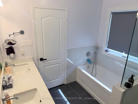 Photo 11 at 434 Heddle Crescent, Wyndham, Newmarket
