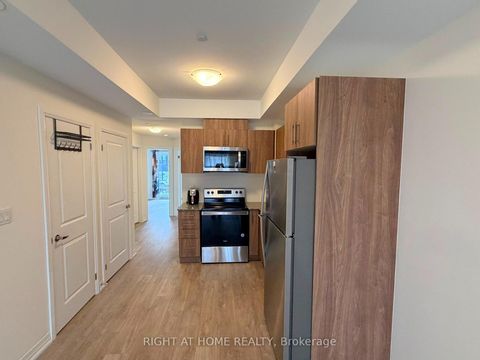 Photo 7 at 14 - 10 Liben Way, Malvern, Toronto