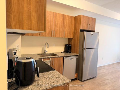 Photo 9 at 14 - 10 Liben Way, Malvern, Toronto