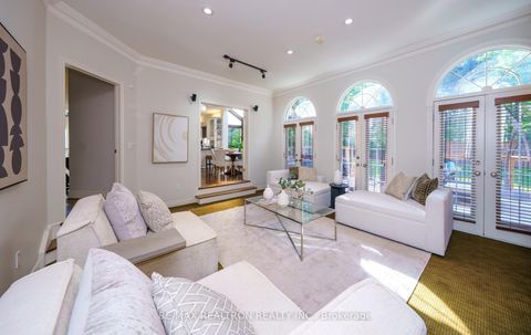 Photo 10 at 96 Markwood Lane, Yorkhill, Vaughan