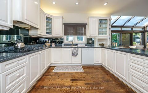 Photo 15 at 96 Markwood Lane, Yorkhill, Vaughan