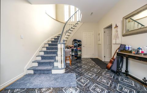 Photo 33 at 96 Markwood Lane, Yorkhill, Vaughan