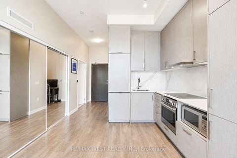 Photo 3 at 311 - 60 Honeycrisp Crescent, Vaughan Corporate Centre, Vaughan
