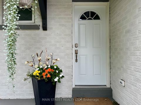 Photo 3 at 233 Thoms Crescent, Central Newmarket, Newmarket