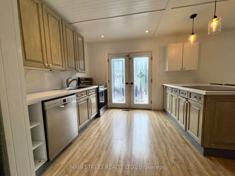 Photo 10 at 233 Thoms Crescent, Central Newmarket, Newmarket