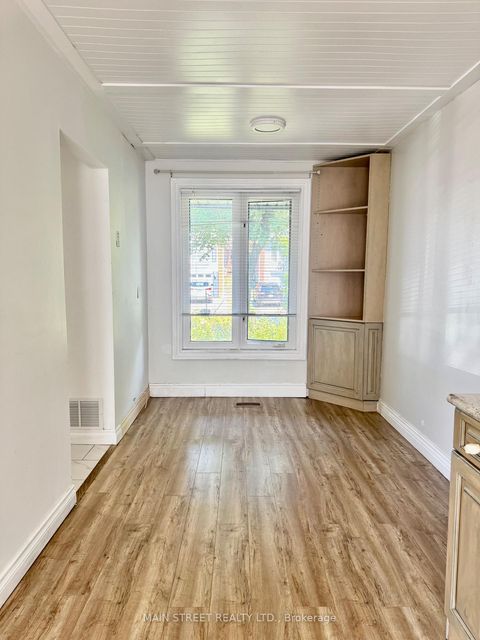 Photo 12 at 233 Thoms Crescent, Central Newmarket, Newmarket