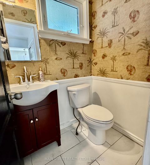 Photo 13 at 233 Thoms Crescent, Central Newmarket, Newmarket