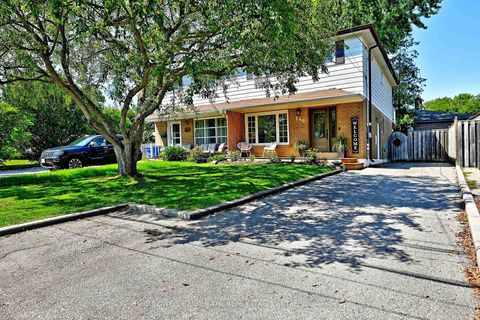 Photo 1 at 140 Lundy's Lane, Leslie Valley, Newmarket