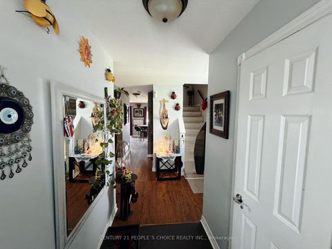 Photo 1 at 66 Michael Crescent, East Bayfield, Barrie