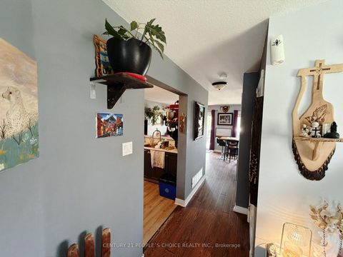 Photo 3 at 66 Michael Crescent, East Bayfield, Barrie
