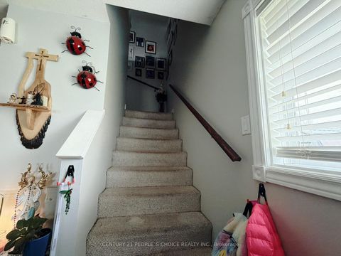 Photo 5 at 66 Michael Crescent, East Bayfield, Barrie
