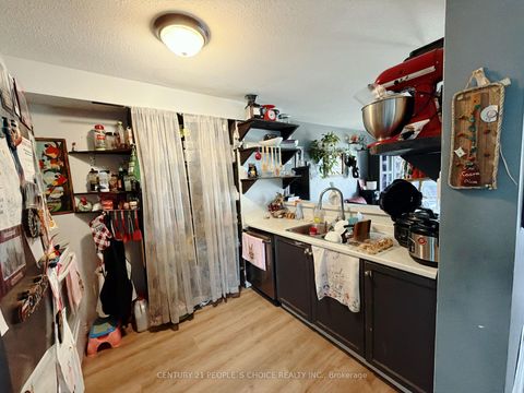 Photo 7 at 66 Michael Crescent, East Bayfield, Barrie