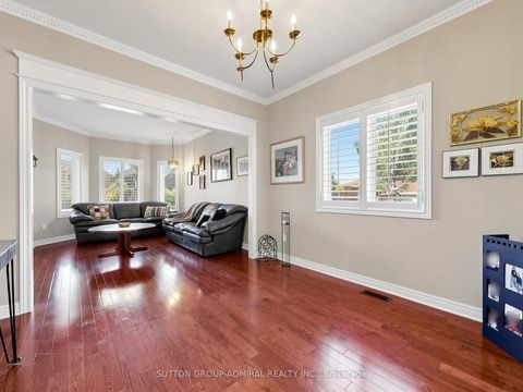 Photo 7 at 22 Canyon Hill Avenue, Westbrook, Richmond Hill