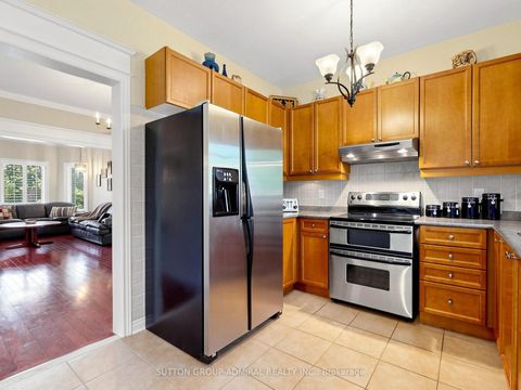 Photo 11 at 22 Canyon Hill Avenue, Westbrook, Richmond Hill