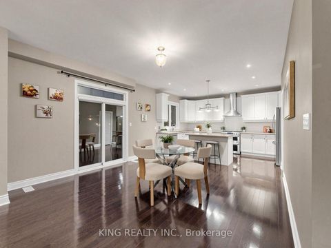 Photo 9 at 939 Goring Circle, Wyndham, Newmarket