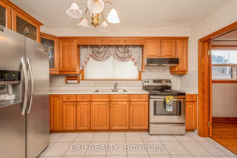 Photo 11 at 52 Storer Drive, Humbermede, Toronto