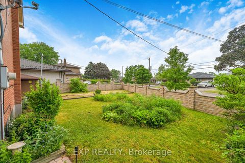 Photo 34 at 52 Storer Drive, Humbermede, Toronto