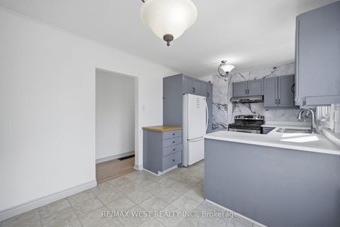 Photo 10 at 751 Meadowvale Road, Highland Creek, Toronto