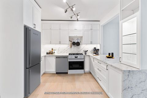 Photo 5 at 2402 - 10 Queens Quay W, Waterfront Communities C1, Toronto