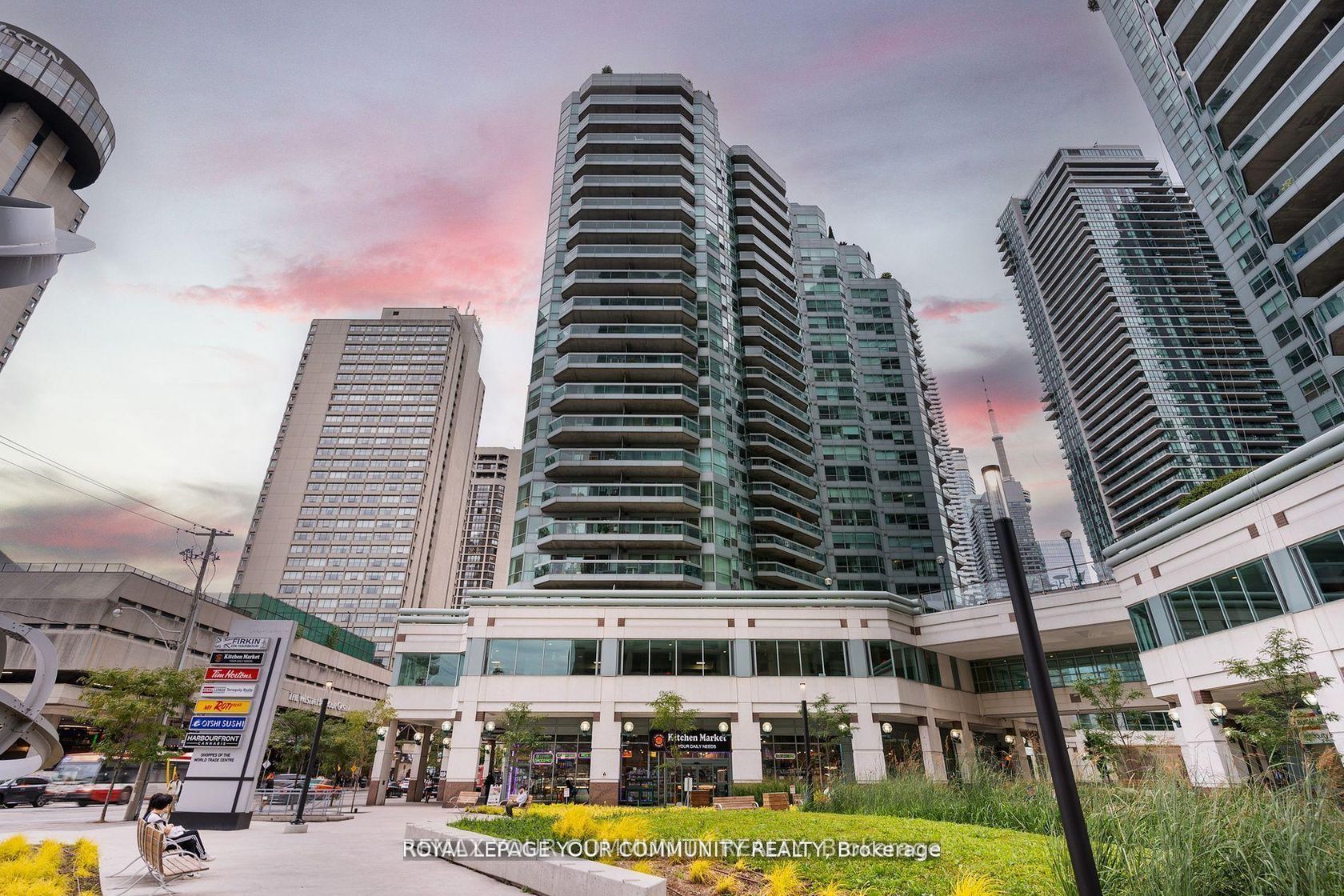 2402 - 10 Queens Quay W, Waterfront Communities C1, Toronto photo number 2
