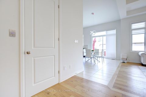Photo 3 at 96 Bond Crescent, Oak Ridges, Richmond Hill