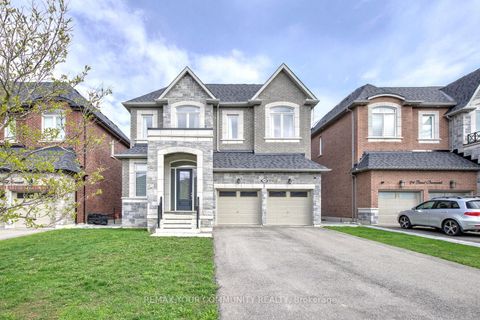Photo 5 at 96 Bond Crescent, Oak Ridges, Richmond Hill
