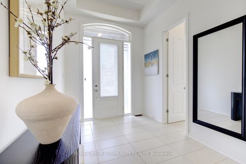 Photo 6 at 96 Bond Crescent, Oak Ridges, Richmond Hill