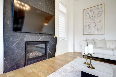 Photo 11 at 96 Bond Crescent, Oak Ridges, Richmond Hill
