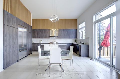 Photo 13 at 96 Bond Crescent, Oak Ridges, Richmond Hill