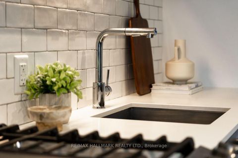 Photo 17 at 403 - 1331 Queen Street E, South Riverdale, Toronto