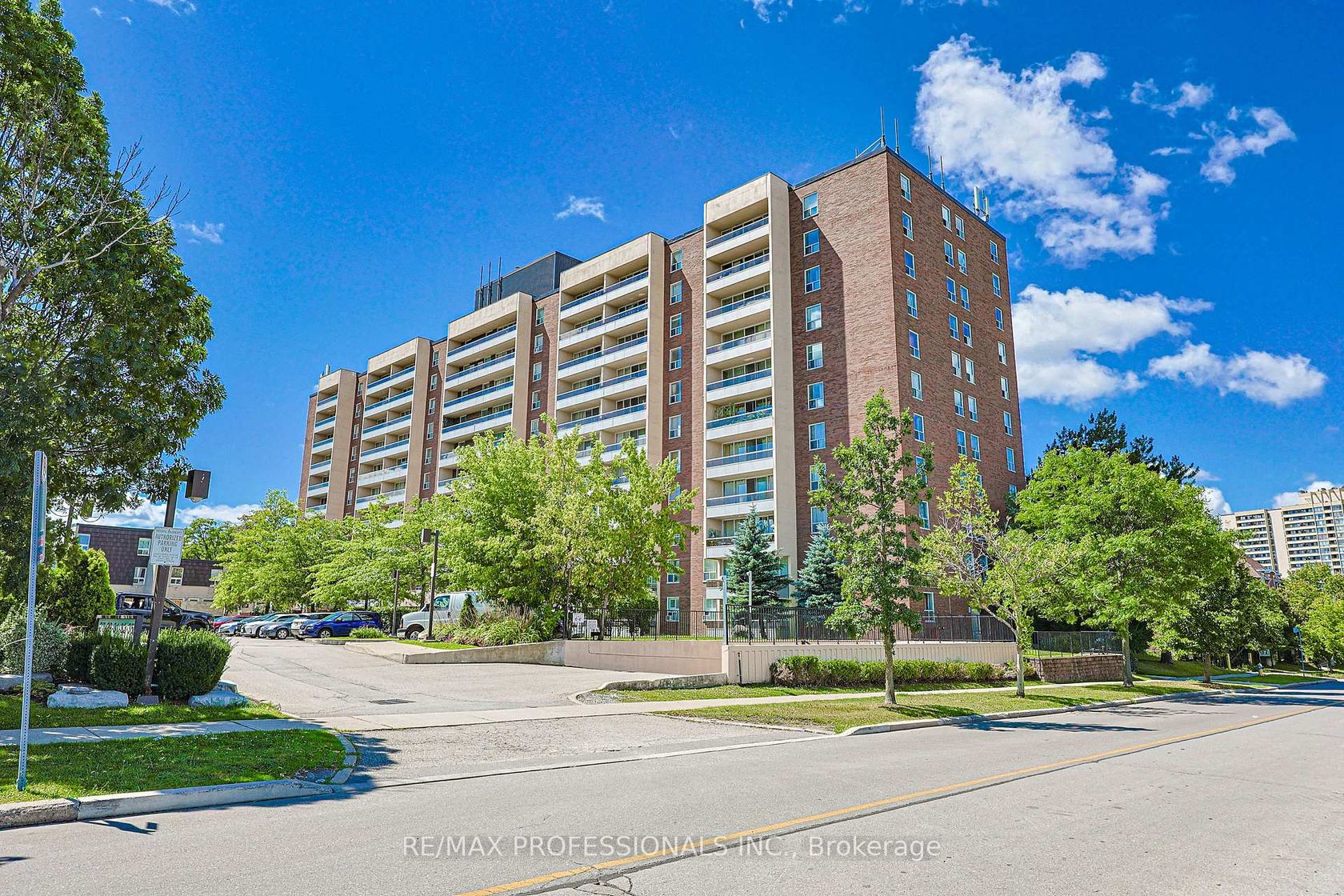 209 - 31 Four Winds Drive, York University Heights, Toronto 